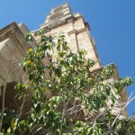 Der Kirchturm einer alten byzantinischen Kirche