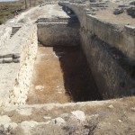 Die Zisterne auf der Akropolis von Kamiros versorgte die reichen Häuser durch ein Leitungssystem mit Wasser