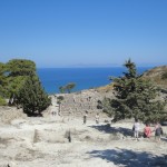 Blick von der Akropolis über die Ausgrabungsstätte nach Symi